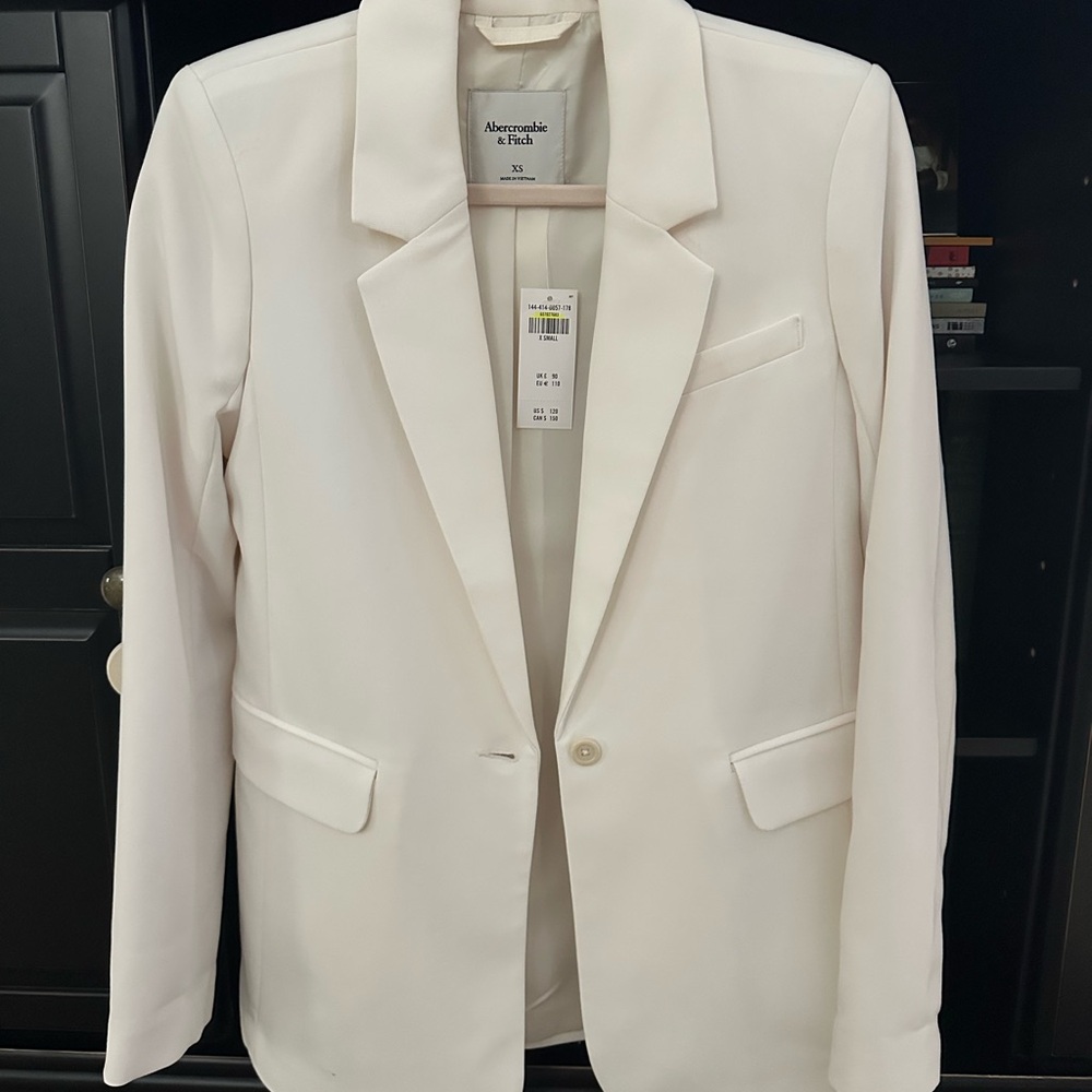 Abercrombie & Fitch Women's Cream Blazer